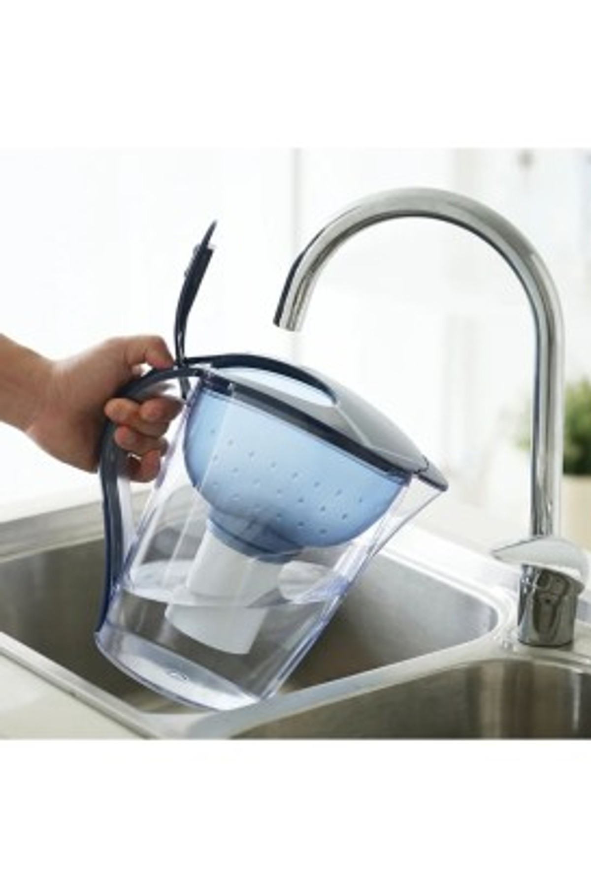Bluetech Water Filter Pitcher With Side Handle Removes Chlorine And Heavy Metals For Cleaner, Safer Drinking Water.