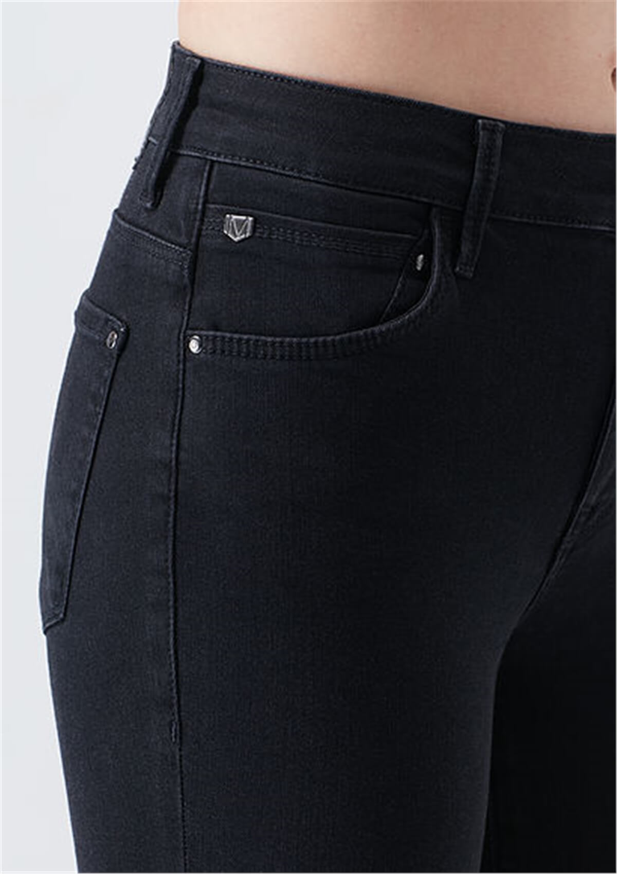 Mavi Jeans Tess Dark Smoke İndigo Move Siyah Kısa Paça Kadın Kot Pantolon